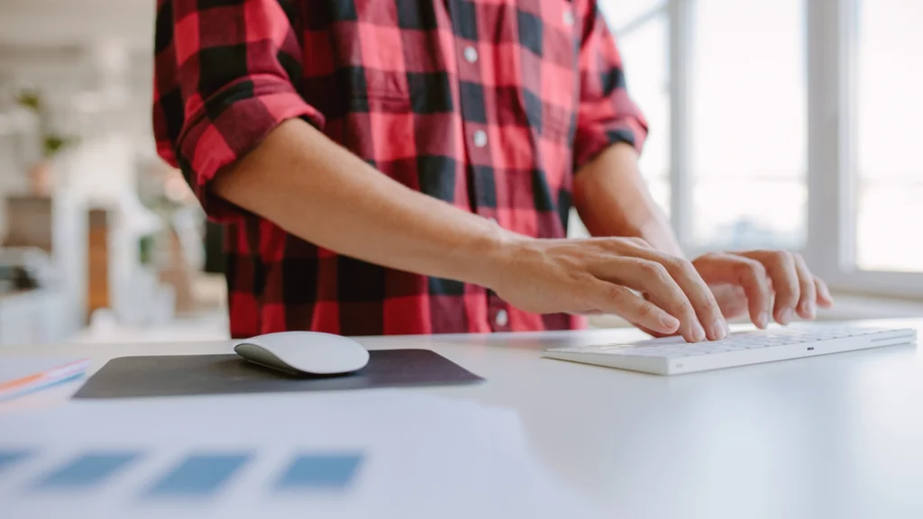 How Many Extra Calories You Burn by Standing at Work