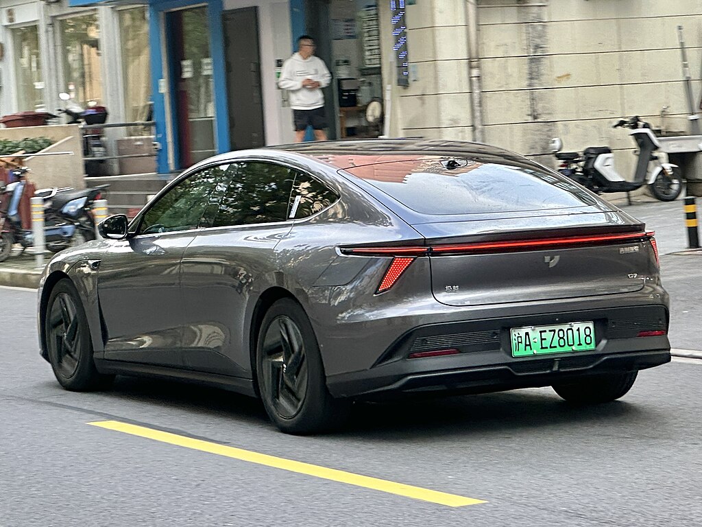 Collapsed Chinese Carmaker Sells Luxury Cars for Just $2,700