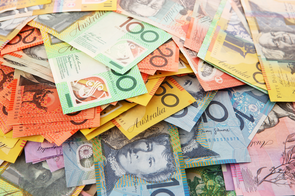 Finance expert warns: Aussies losing millions of dollars due to significant flaw