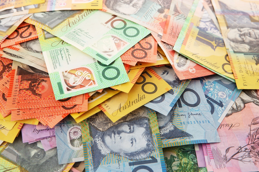 Finance expert warns: Aussies losing millions of dollars due to significant flaw