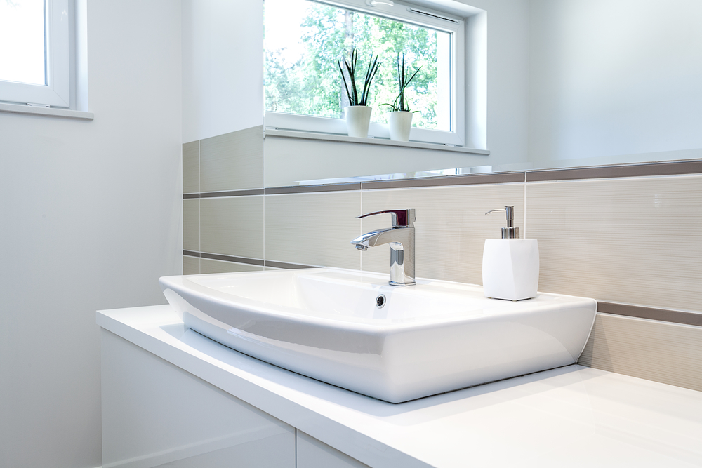 Clean Your Bathroom Naturally with Buttermilk—A Surprising Secret Weapon