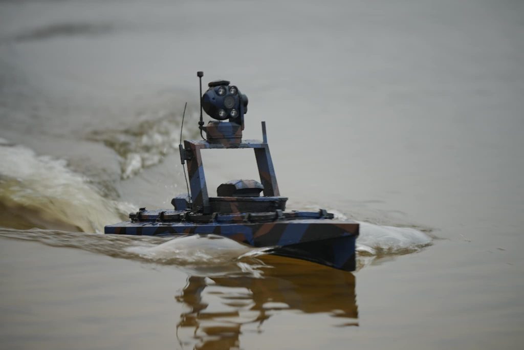 Ukrainian Defense Forces Test New Kamikaze River Drones