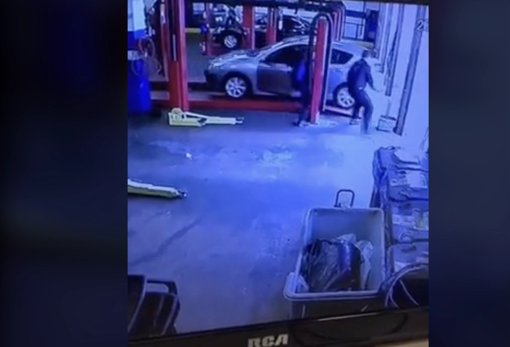 Mechanic apprentice’s 9-second blunder: How to lose a job in record time