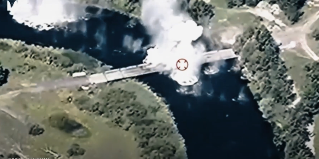 VIDEO: Ukrainian Troops Destroy Key Russian Crossings in Kursk
