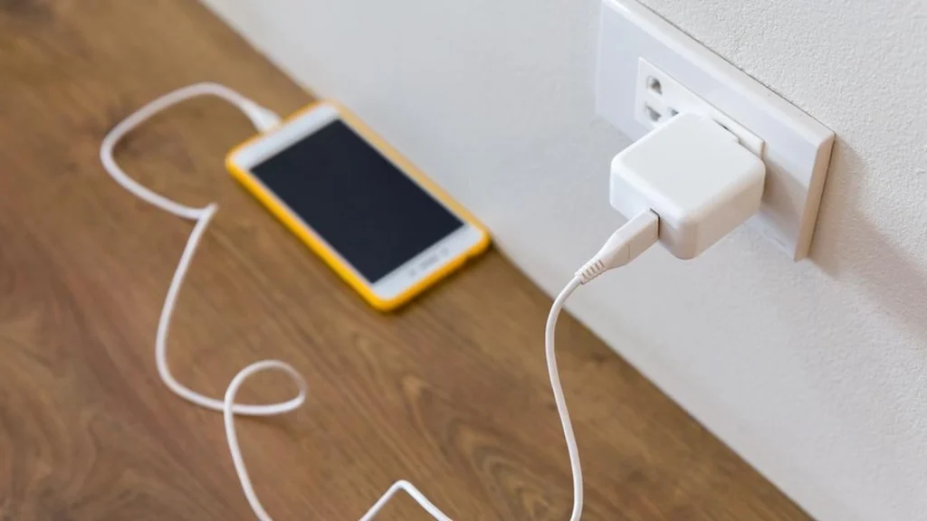 Don’t Charge Like This: Fire Safety Experts Issue Strong Warning