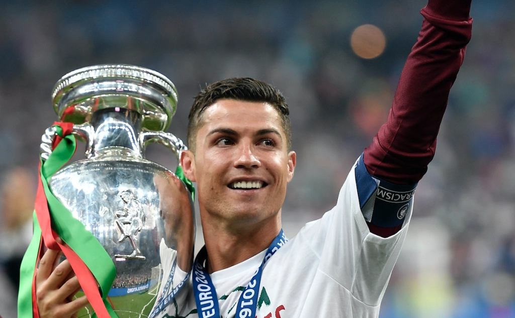 Ronaldo stuns football world: Backs Messi for Ballon d’Or victory