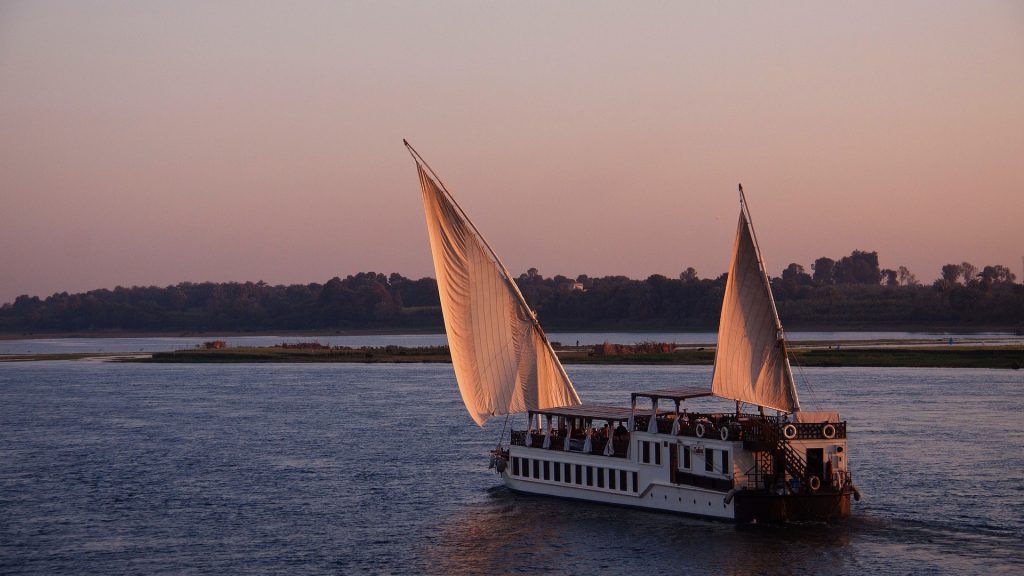 Tourist Ship Sinks in Red Sea off Egypt