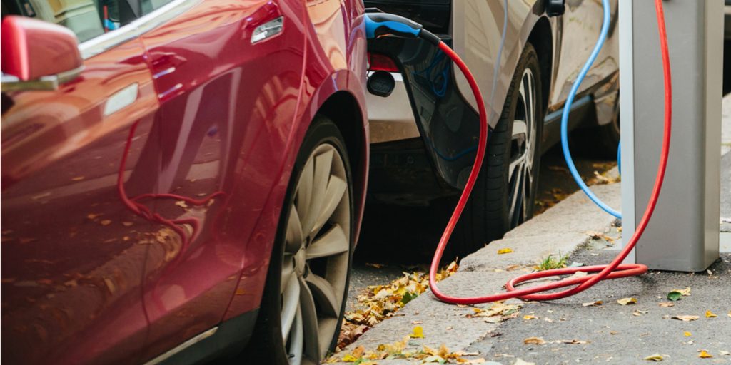 The Huge Amount of Energy Electric Cars Waste While Charging