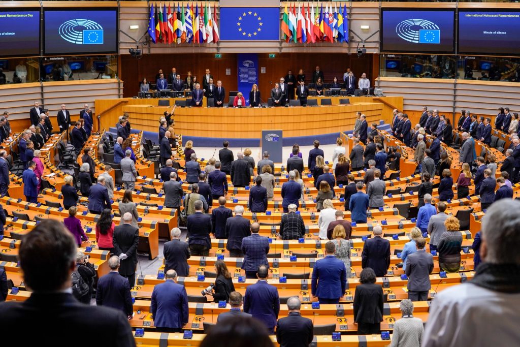 EU Leaders Meet to Strengthen Defense Amid Pressure from Trump