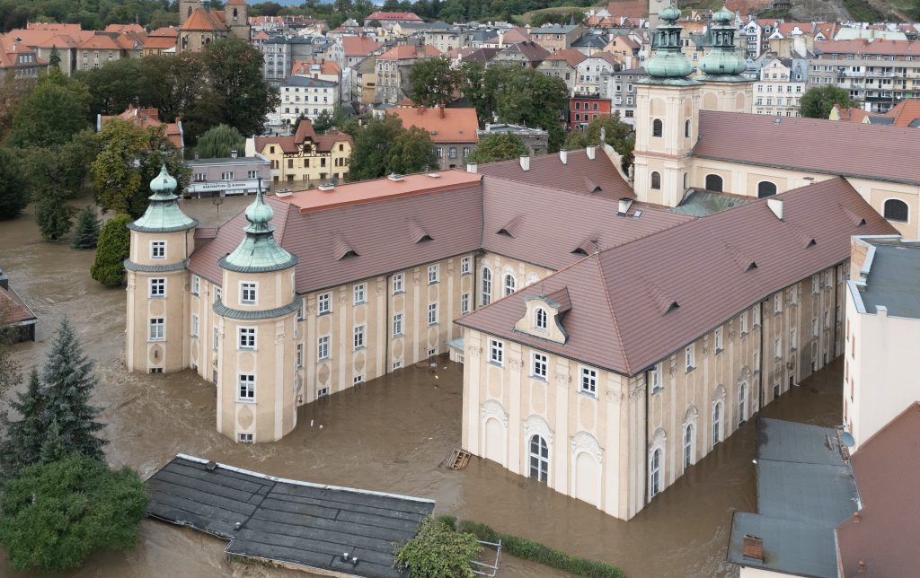 First Death Confirmed in Massive Flood, Prime Minister Calls for Evacuation