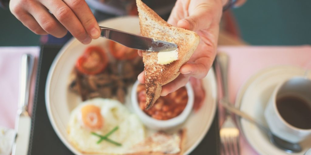 The Optimal Meal Times According to a Nutritionist