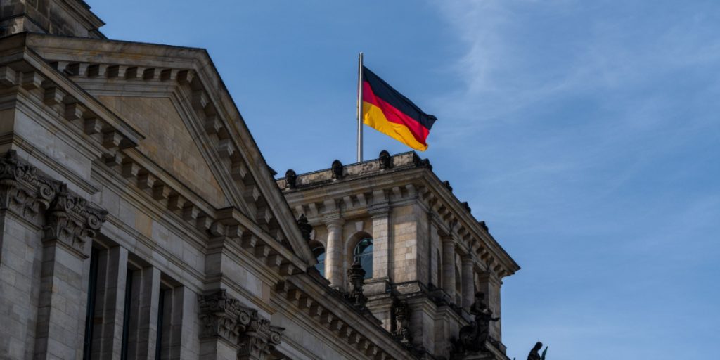 Major Fire in Berlin’s Mitte District Injures Several