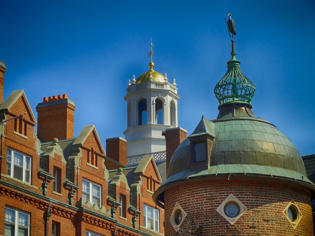 Harvard to Offer Free Tuition for Students from Low-Income Families