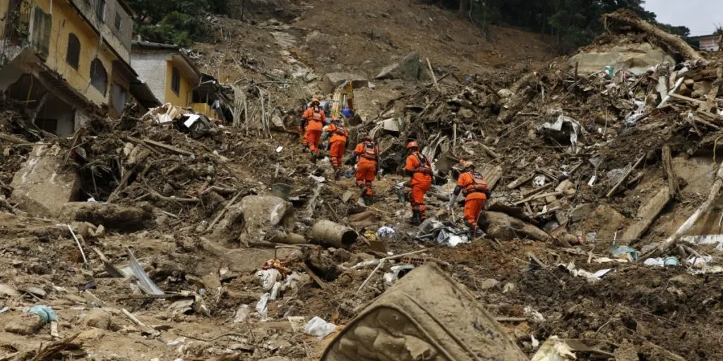 Rescue Teams Battle Rain and Mud in Kerala as Landslide Death Toll Rises