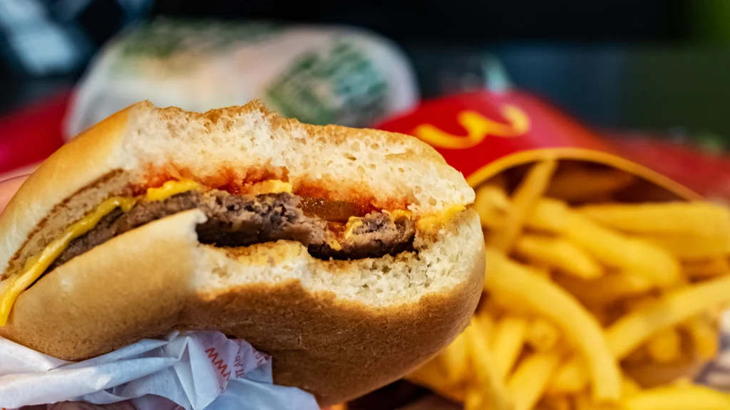 McDonald’s Employee Exposes Hidden Truth About How Meals Are Made