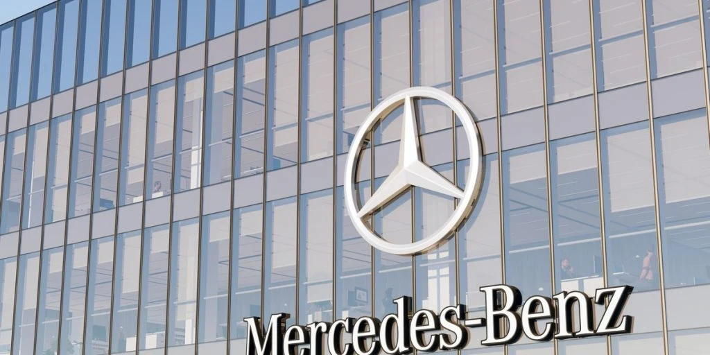 Mercedes Evaluates Fate of Best-Selling SUVs as Chinese Competition Grows