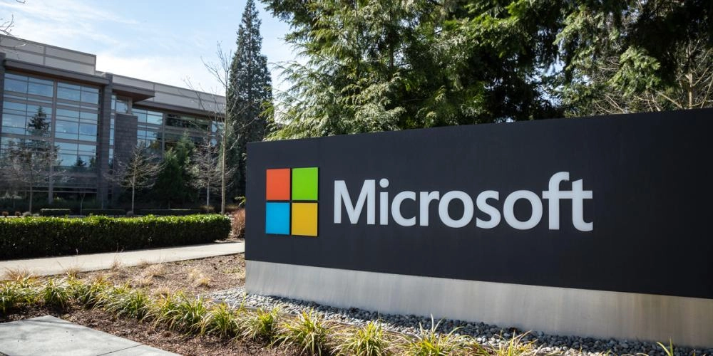 Microsoft Pressures Windows 10 Users With Ads for New AI Computers