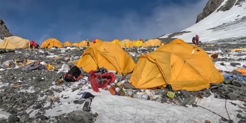 Tons of Garbage and Four Corpses: Spring Cleaning at the World’s Highest Garbage Heap