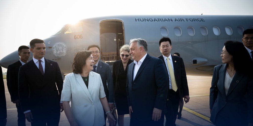 Orbán Arrives in China on “Peace Mission” Following Talks with Putin