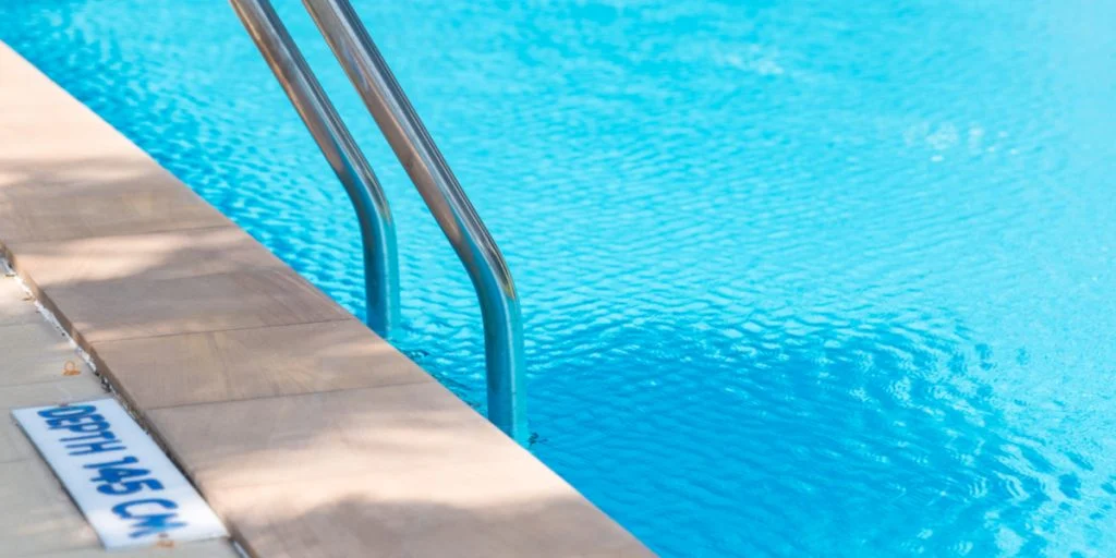 Woman Seriously Injured After Breaking into Pool; Slid into Empty Basin
