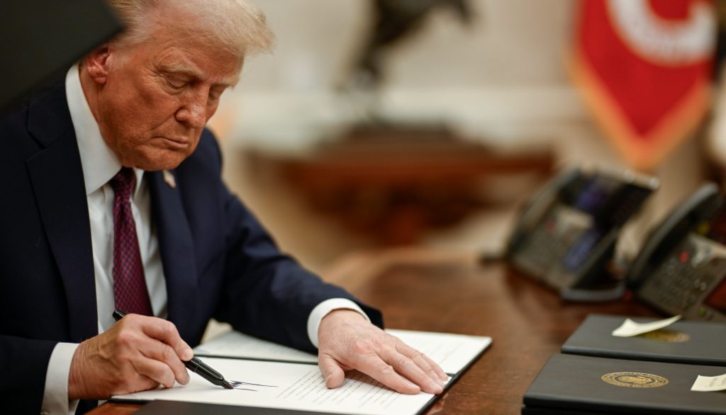 Trump Slaps 25% Tariff on Foreign-Made Cars, Blasts EU Trade Practices