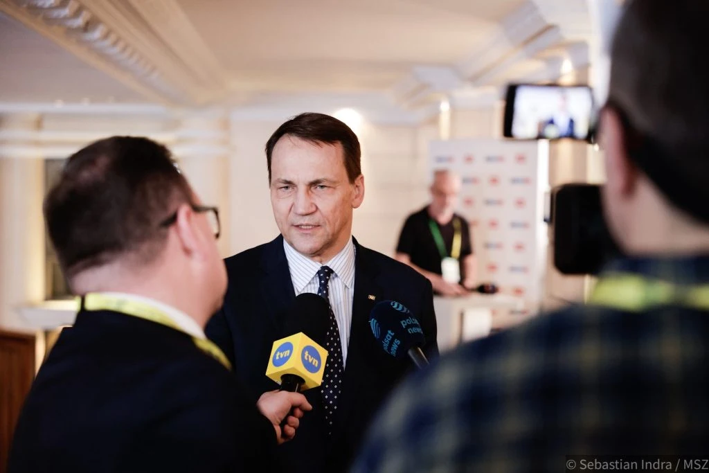 Poland Criticizes US: Fulfill Your Promises to Ukraine