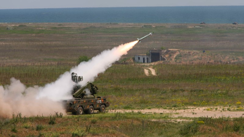 VIDEO: Ukrainian Drones Wipe Out $10 Million Russian Air Defense System