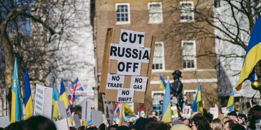 US Hits 10 Russian Election Meddlers with Sanctions