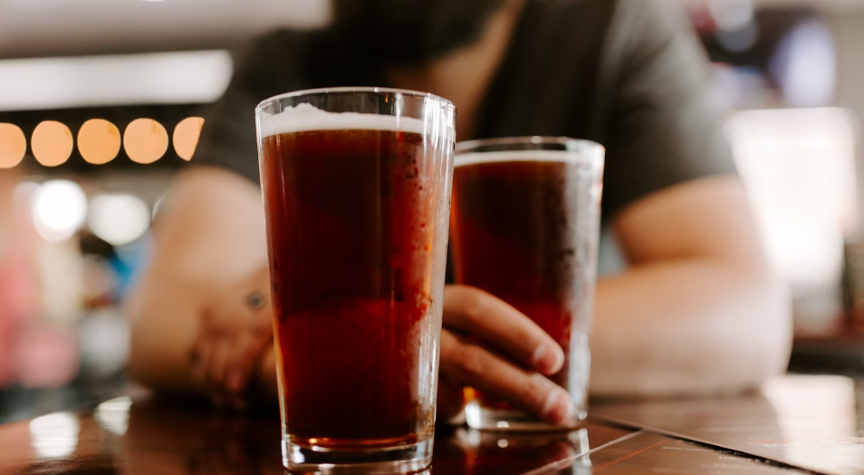 Doctor Unveils Two Little-Known Side Effects of Daily Beer Consumption