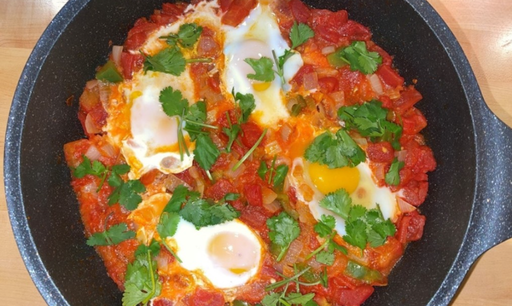 Discover Shakshuka: A Nutritious and Flavorful Alternative to Traditional Breakfast Eggs