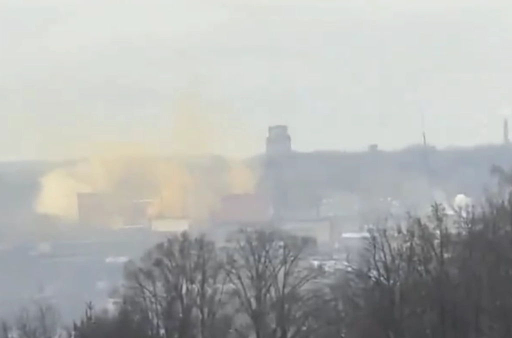 VIDEO: Ukrainian Drones Hit Russian Ammunition Factory