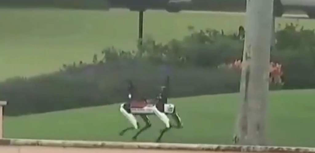 VIDEO: Armed Robotic Dogs with AI Technology Guard Trump’s Properties
