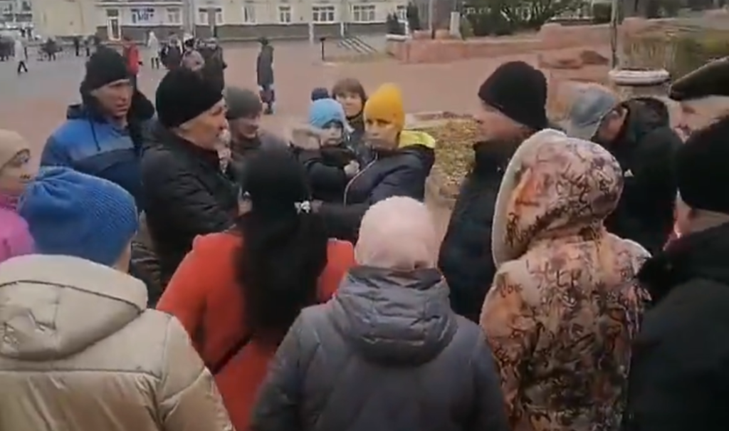 Russians Take to the Streets in Kursk: “Admit There’s a War!”