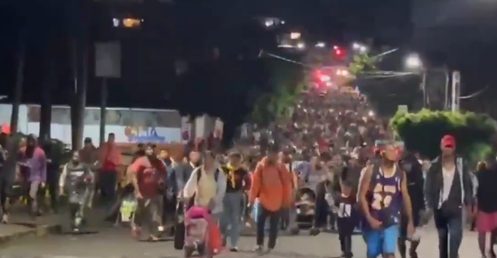 Thousands of Migrants Form Caravan to Reach U.S. Before Trump Takes Office