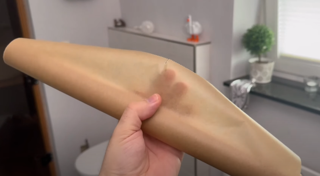 All My Neighbors Have Baking Paper in Their Bathrooms — Now I Know Why