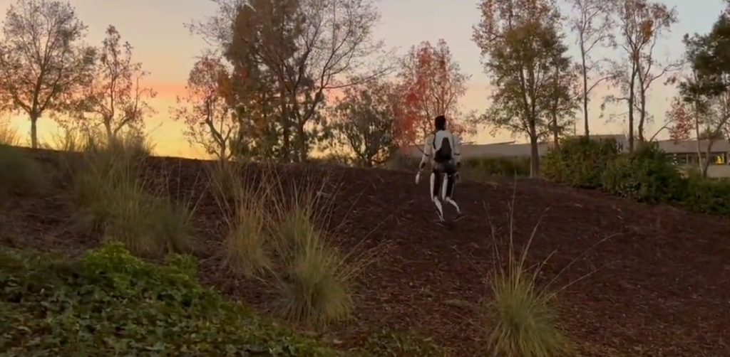 VIDEO: Tesla’s Humanoid Robot Impresses on Its First Public Walk