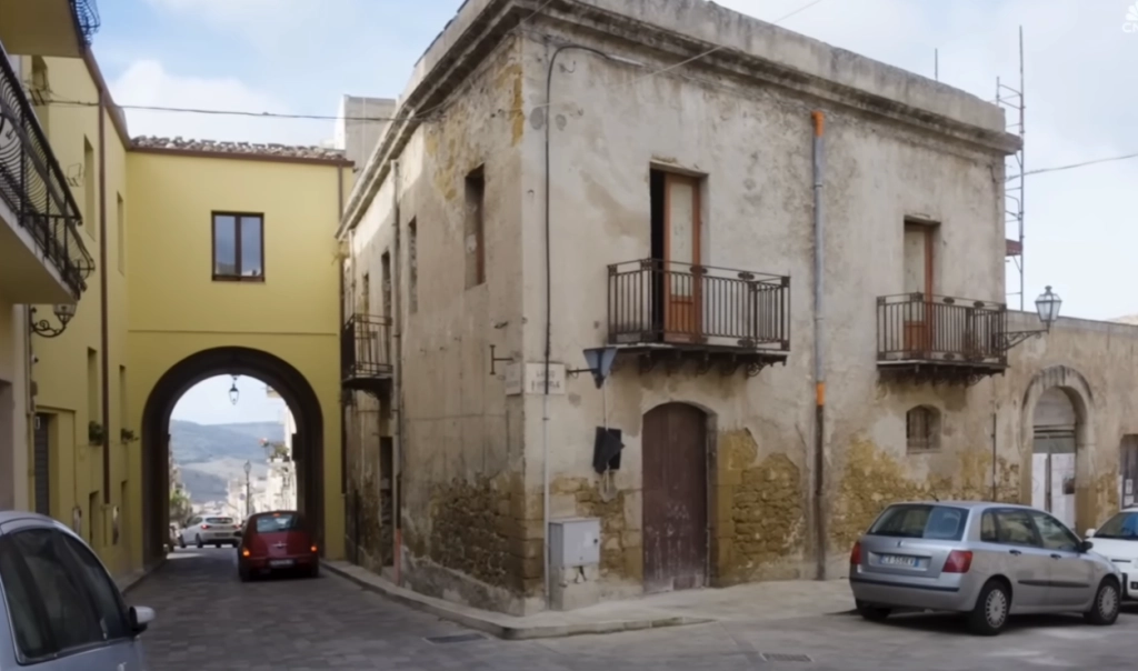 Video: Meredith Bought a 90p Italian Villa – Turned it Into a £367,000 Masterpiece
