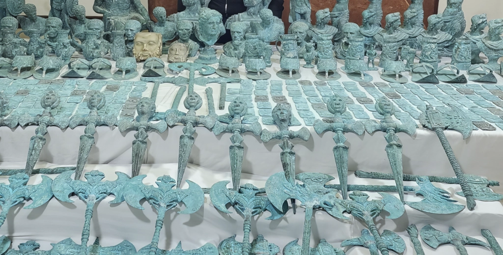 Treasure Hunters Arrested for Looting Ancient Relics in Egypt’s Abukir Bay