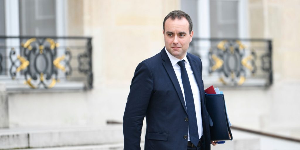 French Defense Minister Clarifies Stance on Ukraine: No Combat Troops Will Be Deployed