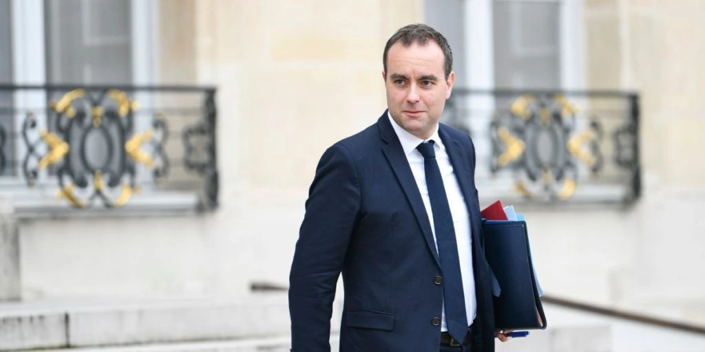 French Defense Minister Clarifies Stance on Ukraine: No Combat Troops Will Be Deployed