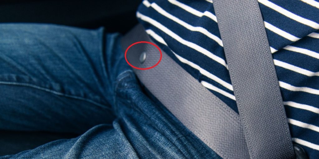 The Button on the Seat Belt: Did You Know It Has a Specific Function for the Driver?