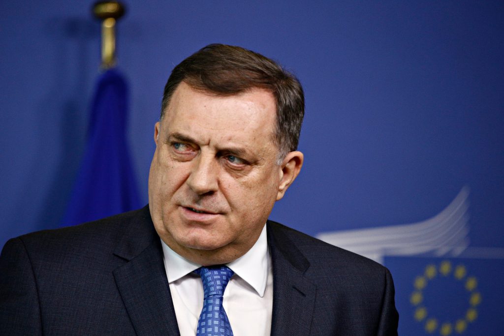 Bosnian Serb Leader Establishes Own Border Police Amid Arrest Warrant