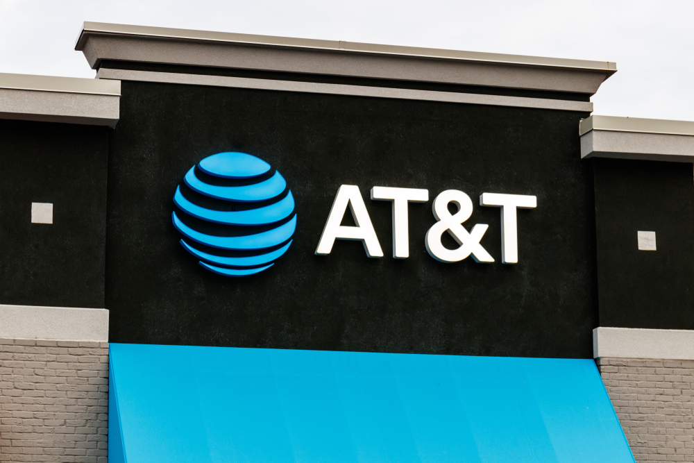 AT&T Down? Users Experiencing Widespread Internet and Mobile Outages Across the US