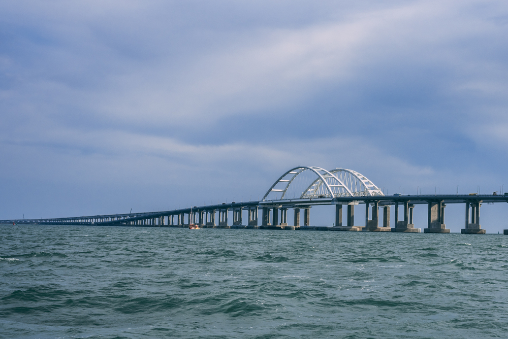 Nature Joins the Fight: Russian Defenses Around Crimea Bridge Damaged by Storms