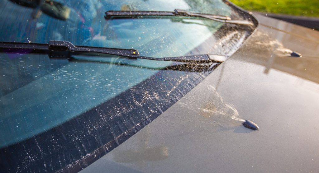 Tests Reveal: Budget Wiper Blades Outperform Expensive Brands