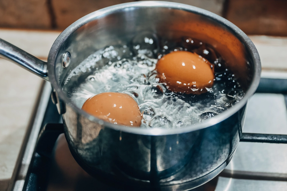 Add a Few Drops to Your Egg Boiling: The Shell Will Peel Off Instantly