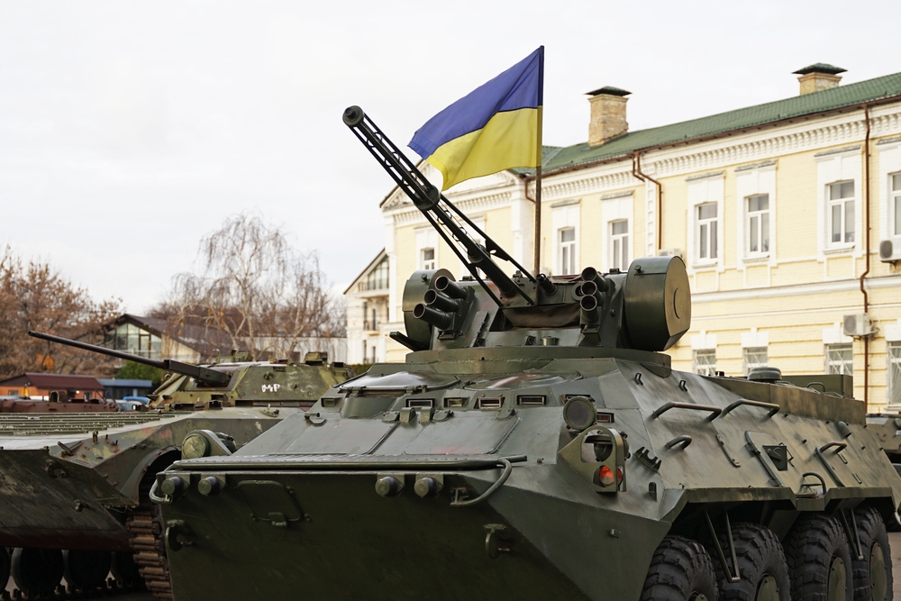 Zelensky is smiling: France commits to increasing ammunition aid to Ukraine in 2024