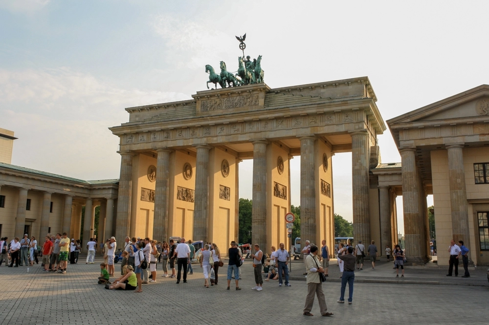 Activists Escape Charges for Defacing Iconic Brandenburg Gate