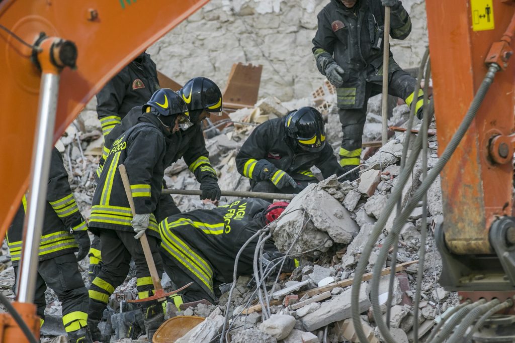 Powerful Earthquake Kills Over 20 in Myanmar, Triggers Emergency in Bangkok