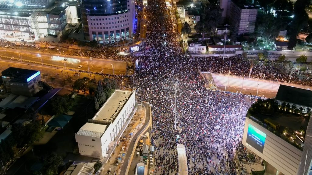 Massive Protests in Tel Aviv Demand New Elections